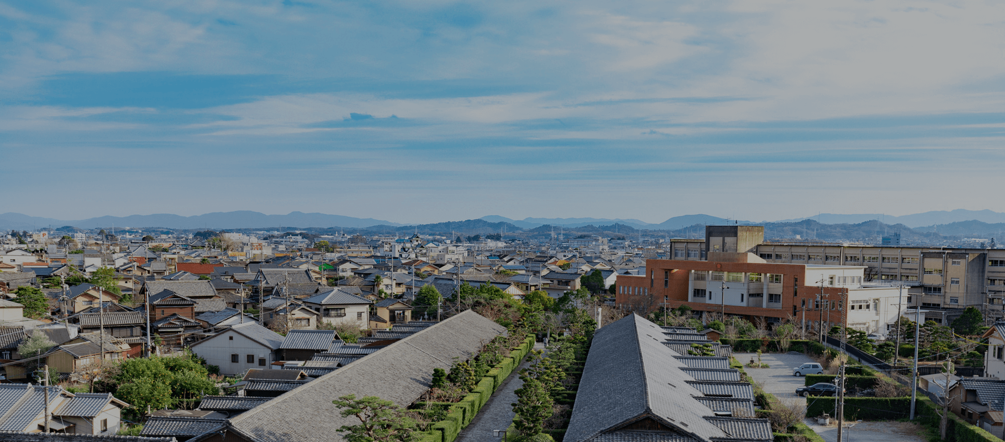 お客様に、安心とひかりを。